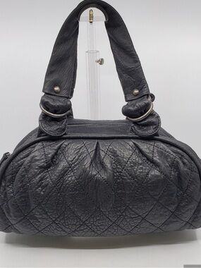 CHANEL Black Quilted Leather Shoulder Bag